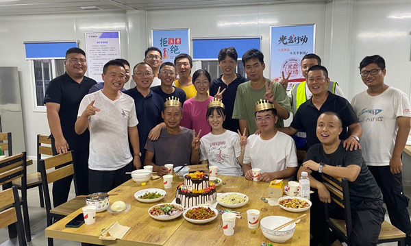 陜煤建設(shè)咸陽分公司項(xiàng)目部集體過生日，親情化管理“放光芒”