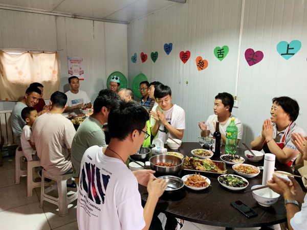 陜煤建設(shè)澄合分公司第十二項(xiàng)目部為員工過生日送溫馨關(guān)愛