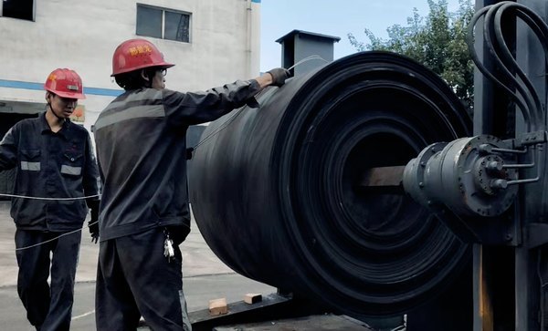 陜煤建設(shè)洗選煤運營公司澄合山陽運營項目部：分秒必爭，奮戰(zhàn)檢修慶祖國華誕