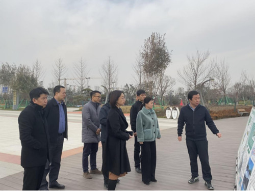 西安市發(fā)改委投資處處長(zhǎng)荊蕊蒞臨空港城市中心公園PPP項(xiàng)目調(diào)研指導(dǎo)工作