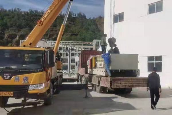 陜煤建設(shè)礦建二公司車村項目部爭分奪秒安裝忙