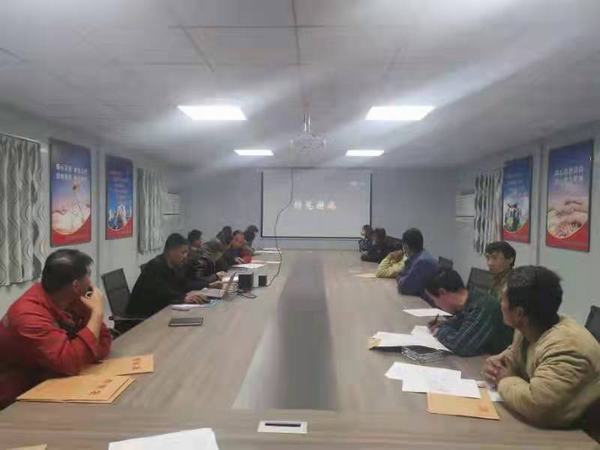 陜煤建設(shè)礦建二公司各項(xiàng)目部組織開(kāi)展法制宣傳咨詢(xún)活動(dòng)