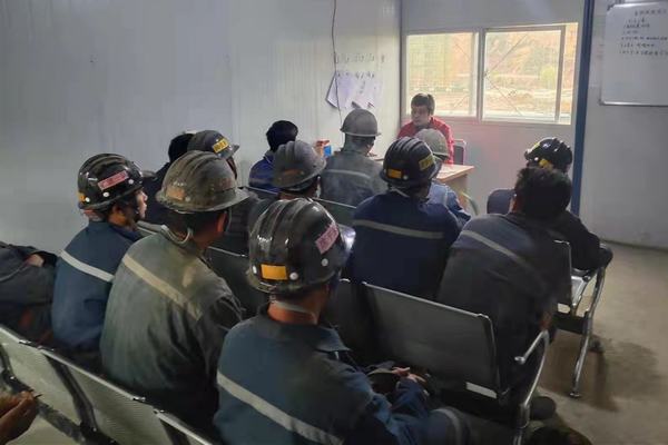 陜煤建設(shè)礦建二公司王峰項目部：強化班組建設(shè)確保安全生產(chǎn)
