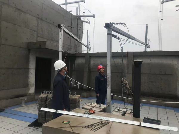 陜煤建設(shè)天工公司機(jī)電設(shè)備安全運(yùn)行確?！鞍偃瞻踩币宦贰熬G碼”