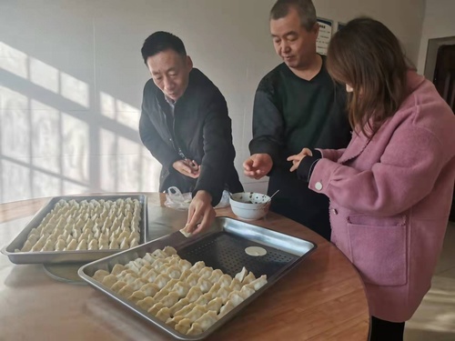 陜煤建設(shè)路橋分公司渭南項(xiàng)目部眾志成城共抗疫，細(xì)微之處暖人心