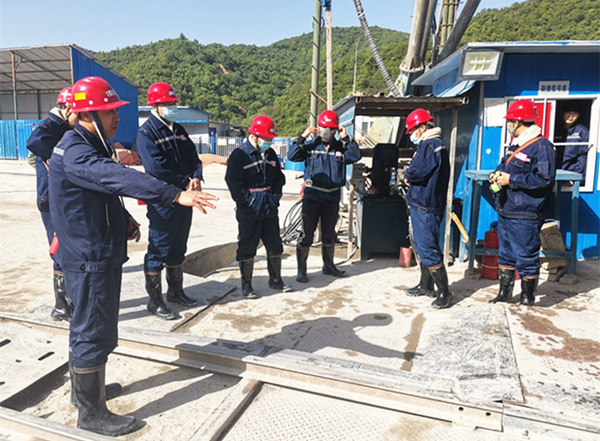 陜煤建設(shè)礦建三公司崔木臨時(shí)改絞工程順利通過(guò)驗(yàn)收