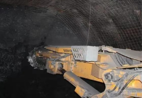 陜煤建設(shè)礦建三公司雙龍項(xiàng)目部連續(xù)四個(gè)月超額完成施工計(jì)劃