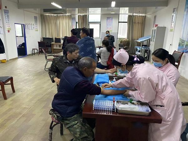 陜煤建設(shè)天工公司龍灣水境項(xiàng)目部為勞務(wù)工友辦實(shí)事“花”樣多