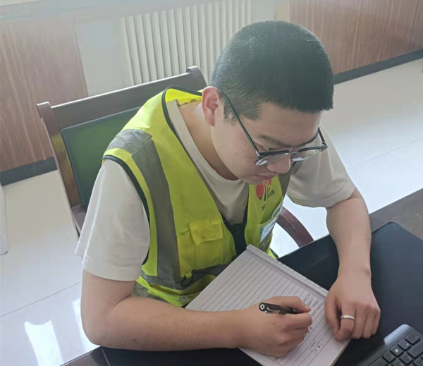 陜煤建設(shè)咸陽分公司第二項(xiàng)目部：寫祝福，寄思情