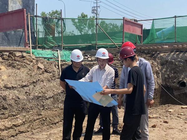 陜煤建設(shè)渭南分公司第五項(xiàng)目部承建的河北龐源文安工程裝備智能制造、再制造項(xiàng)目綜合樓順利通過(guò)基坑驗(yàn)收