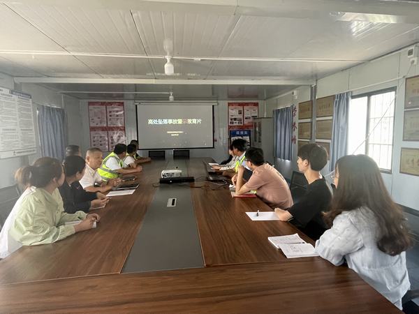 陜煤建設(shè)韓城分公司土建六項(xiàng)目部助推安全生產(chǎn)月活動(dòng)有聲有色