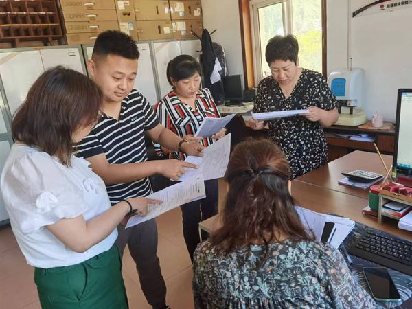 陜煤建設(shè)銅煤公司組織開展“依法興企、你我共行”主題宣傳活動