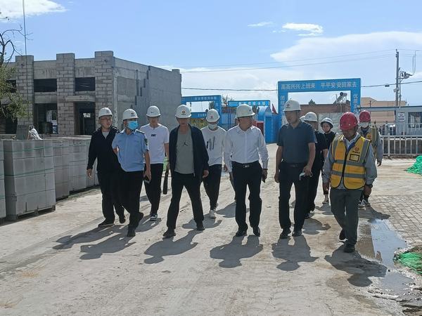 鄂托克旗旗委常委、政府副旗長許瑞峰一行蒞臨陜煤建設內蒙古分公司第二項目部檢查指導工作