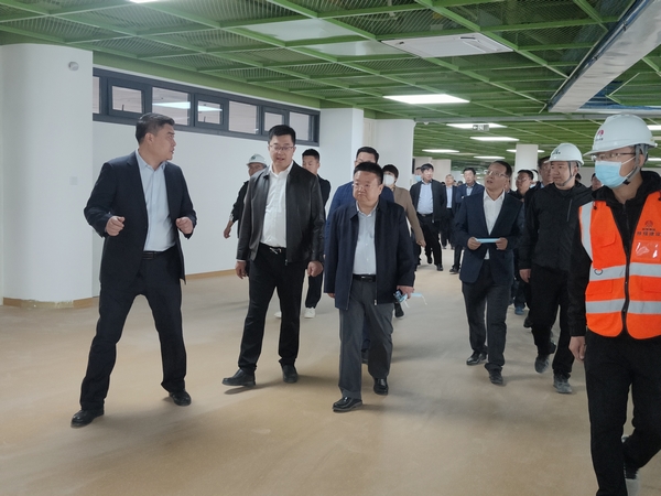 榆林城投集團黨委書記、董事長、總經理郝君一行蒞臨北京師范大學榆林學校（幼兒園）項目檢查指導工作