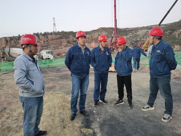 陜西新元潔能有限公司董事長、總經(jīng)理范建林蒞臨陜煤建設(shè)天工公司檢查指導(dǎo)工作