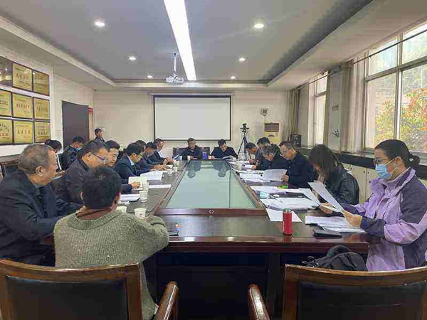 陜煤建設(shè)澄合分公司承建的彬長大佛寺新增生產(chǎn)生活設(shè)施3#、4#職工宿舍及車庫工程順利通過竣工驗收