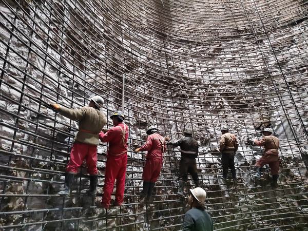 陜煤建設礦建二公司圓滿完成胡家河二號進風立井凍結(jié)段外壁掘砌施工任務