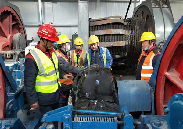 陜煤建設(shè)礦建三公司：雙管齊下，筑牢年終安全生產(chǎn)防線