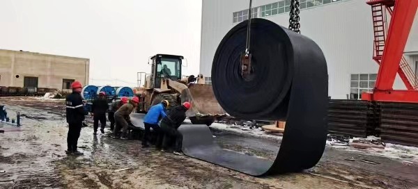 陜煤建設(shè)澄合分公司第一機電安裝項目部承建的西卓煤礦一盤區(qū)膠帶巷皮帶延伸安裝工程成功試運行