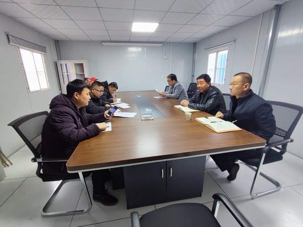 陜煤建設(shè)路橋分公司彬長項(xiàng)目部“三到位”讓農(nóng)民工勞有所得 ，不再“憂酬煩薪”