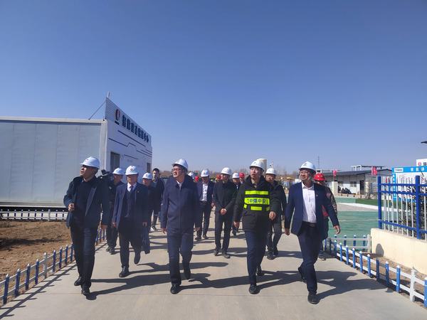 榆林市委副書記、市委黨校校長(zhǎng)李雄斌一行蒞臨榆林市委黨校新校區(qū)建設(shè)項(xiàng)目檢查指導(dǎo)工作