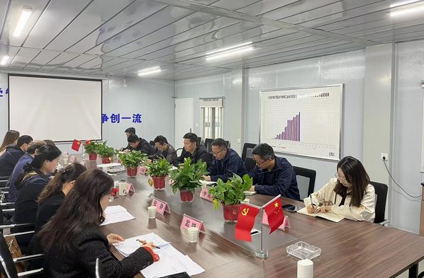 陜煤集團(tuán)專家組對(duì)陜煤建設(shè)天工公司承建的渭南陜煤啟辰項(xiàng)目二期工程進(jìn)行檔案預(yù)驗(yàn)收