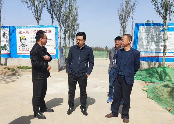 陜西彬長文家坡礦業(yè)有限公司董事長、總經(jīng)理徐景果蒞臨陜煤建設(shè)路橋分公司彬長項目部檢查