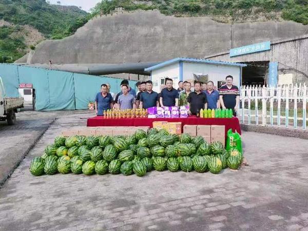 韓城礦業(yè)王峰煤礦領(lǐng)導(dǎo)蒞臨陜煤建設(shè)礦建二公司項(xiàng)目部檢查慰問