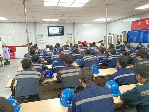 陜煤建設(shè)洗選煤運(yùn)營(yíng)公司紅柳林洗煤廠(chǎng)項(xiàng)目部： 迸發(fā)合力 筑牢安全生產(chǎn)屏障