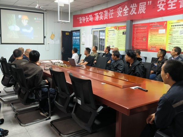 陜煤建設(shè)機(jī)電安裝公司建莊項目部以培訓(xùn)提升職工安全應(yīng)急技能