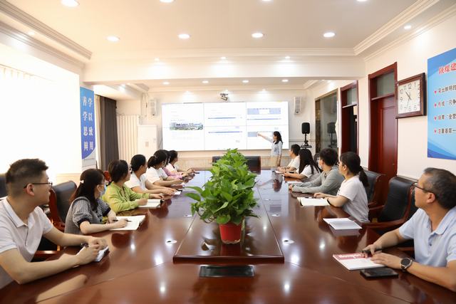 陜煤建設(shè)韓城分公司踐行“四個倡導(dǎo)”見實效之倡導(dǎo)做一名服務(wù)型機(jī)關(guān)人員