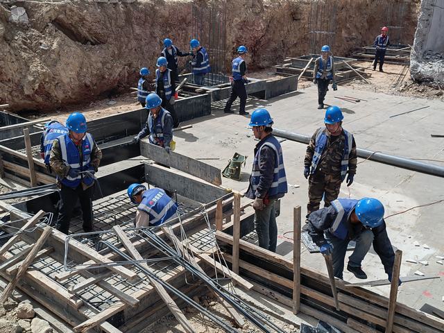 陜煤建設(shè)韓城分公司土建五項(xiàng)目部：拉起安全警戒線 開(kāi)啟施工加速度