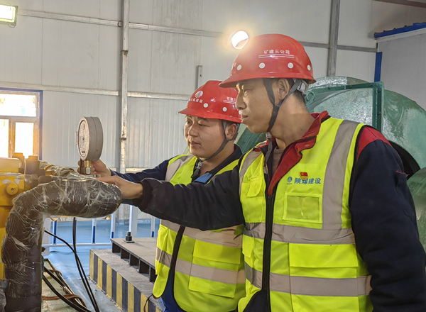 陜煤建設(shè)礦建三公司：“紅色引擎”點(diǎn)亮“安全綠燈”