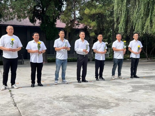 陜煤建設(shè)銅煤公司延安項(xiàng)目部黨支部 開展“緬懷革命先烈，傳承紅色基因”主題黨日活動(dòng)