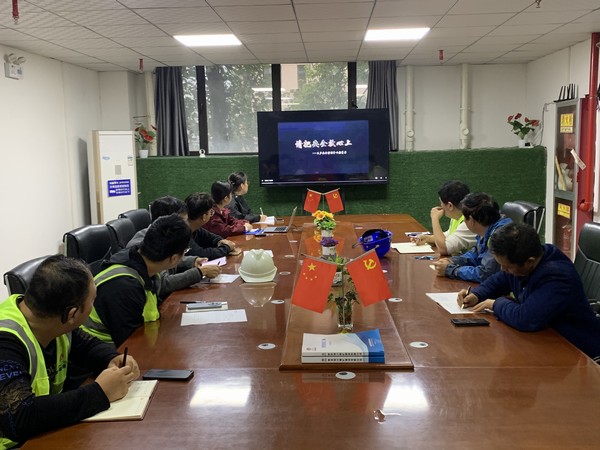 陜煤建設(shè)銅煤公司第十五項(xiàng)目部開(kāi)展:“安全理念記心中、安全生產(chǎn)促發(fā)展”專題教育活動(dòng)