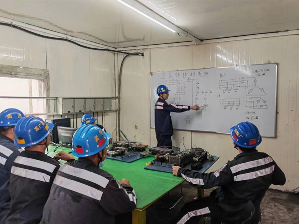 陜煤建設(shè)洗選煤運(yùn)營公司紅柳林洗煤廠項目部： 金秋碩果迎豐收 “排查+考核”強(qiáng)基礎(chǔ)