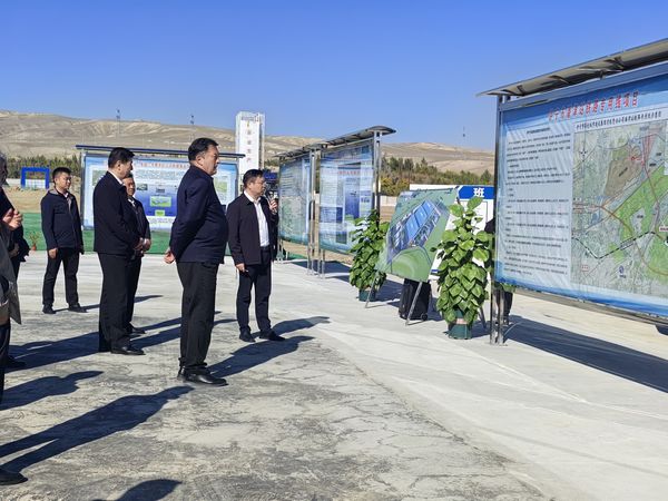 伊犁州州長(zhǎng)葉爾夏提?吐爾遜拜蒞臨陜煤建設(shè)天工公司新疆第一項(xiàng)目部參加大型現(xiàn)場(chǎng)觀摩活動(dòng)