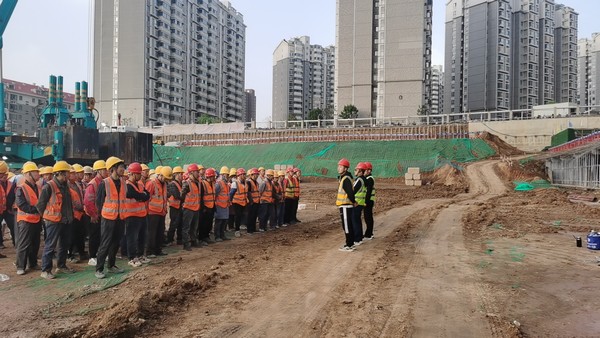 陜煤建設(shè)銅煤公司第三項(xiàng)目部：樹牢“安全”紅線意識(shí) 實(shí)現(xiàn)發(fā)展新目標(biāo)