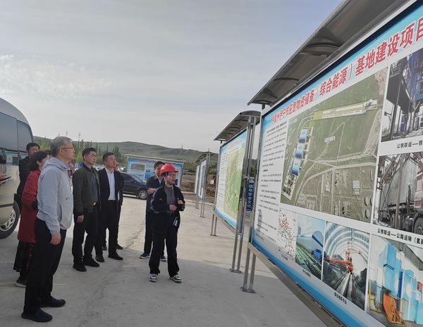 江西省贛州市委常委、副市長竇良坦蒞臨陜煤建設(shè)天工公司新疆第一項目部調(diào)研指導(dǎo)工作