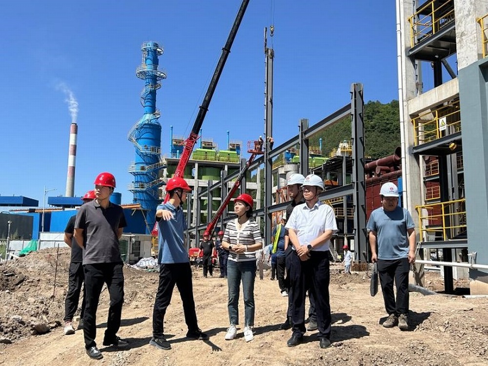 陜西建材科技集團副總經(jīng)理杜永康一行深入黃陵煤矸石制陶粒項目調(diào)研指導