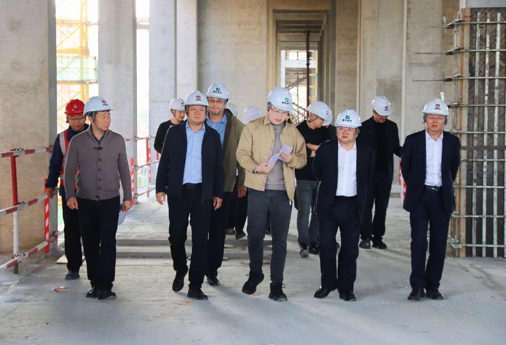 榆林城投集團黨委書記、董事長郝君一行蒞臨陜煤建設(shè)榆林公司承建的榆溪圣境一標段項目檢查指導工作