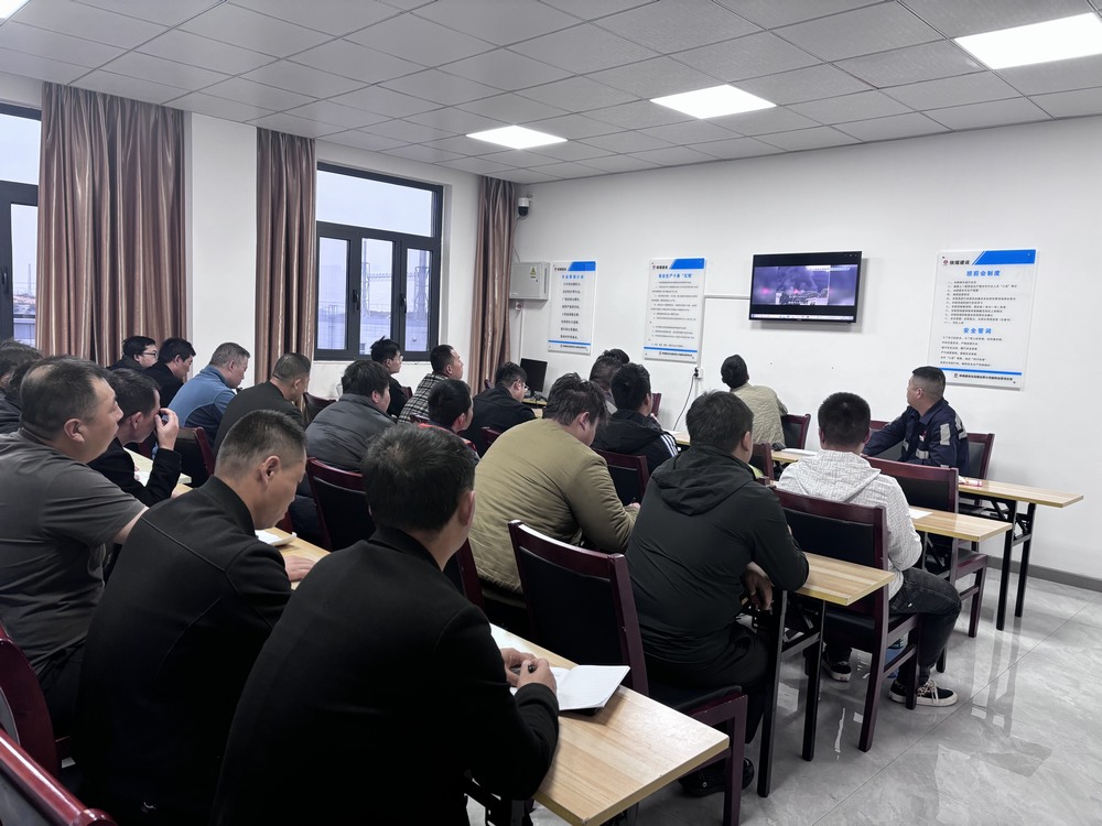 陜煤建設(shè)洗選煤運營公司榆陽運營項目部：守護生命的“防火墻”，敲響防火警鐘