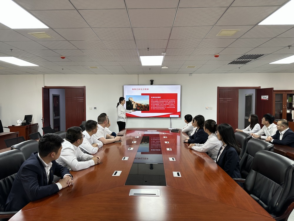 陜煤建設(shè)洗選煤運(yùn)營(yíng)公司開(kāi)展“弘揚(yáng)憲法精神，維護(hù)憲法權(quán)威”國(guó)家憲法日主題宣傳活動(dòng)