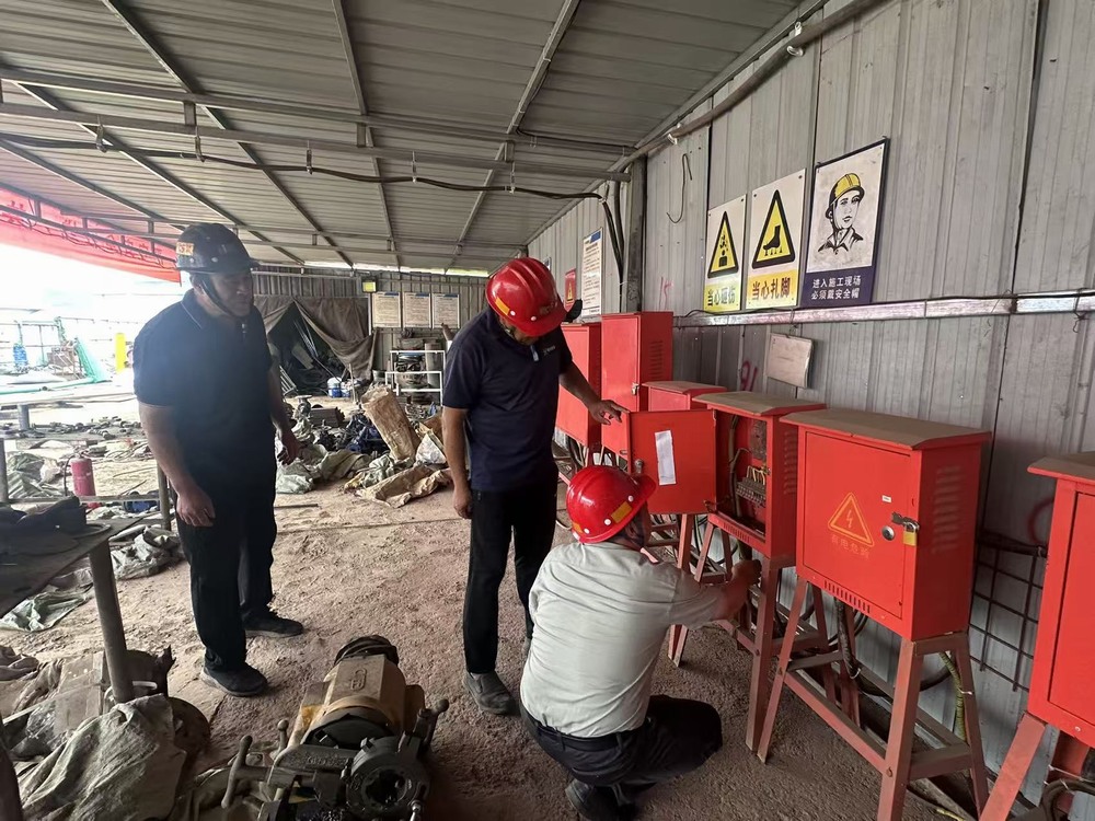 安全生產(chǎn)不放假，應(yīng)急值守不“打烊”—陜煤建設(shè)礦建二公司開展“雙節(jié)”期間安全生產(chǎn)大排查