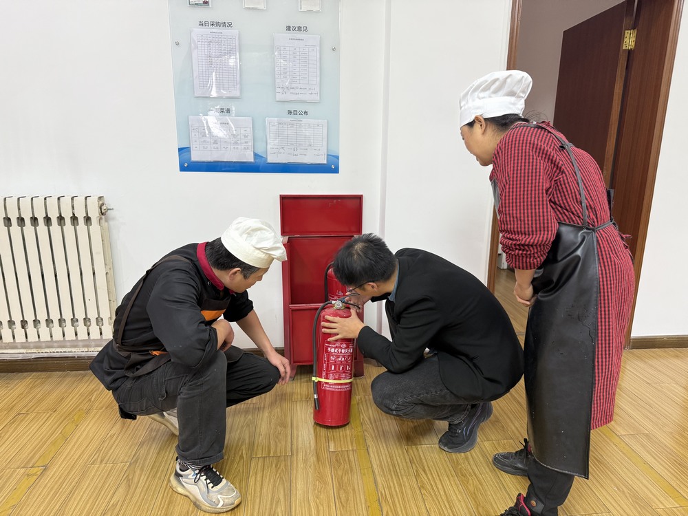 陜煤建設(shè)銅煤公司：多點(diǎn)發(fā)力織密安全網(wǎng)，全員行動(dòng)護(hù)航發(fā)展路